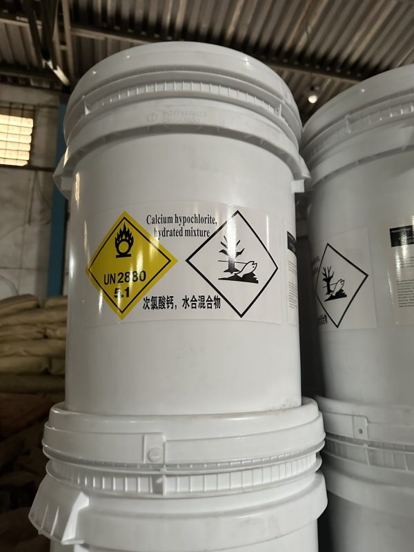 Premium Calcium Hypochlorite High-quality Calcium Hypochlorite (Ca(ClO)₂) used for water treatment, swimming pool sanitation, wastewater disinfection, food processing, agriculture, textile bleaching, paper manufacturing, and industrial disinfection across Kenya, Uganda, and Tanzania, supplied by System Star Industrial.